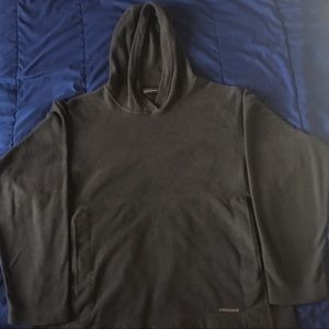 Patagonia pull over sweater